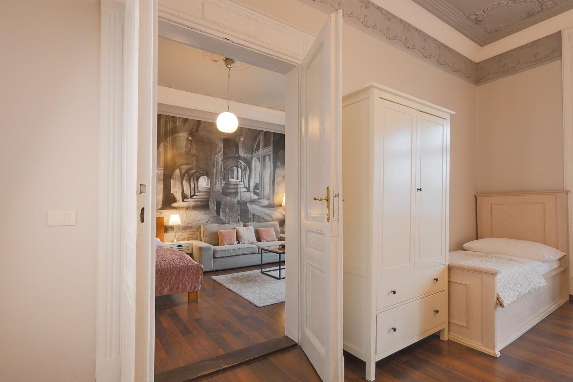 Janáčkovo nábřeží 19 - Riverside Apartments Praga Exterior foto
